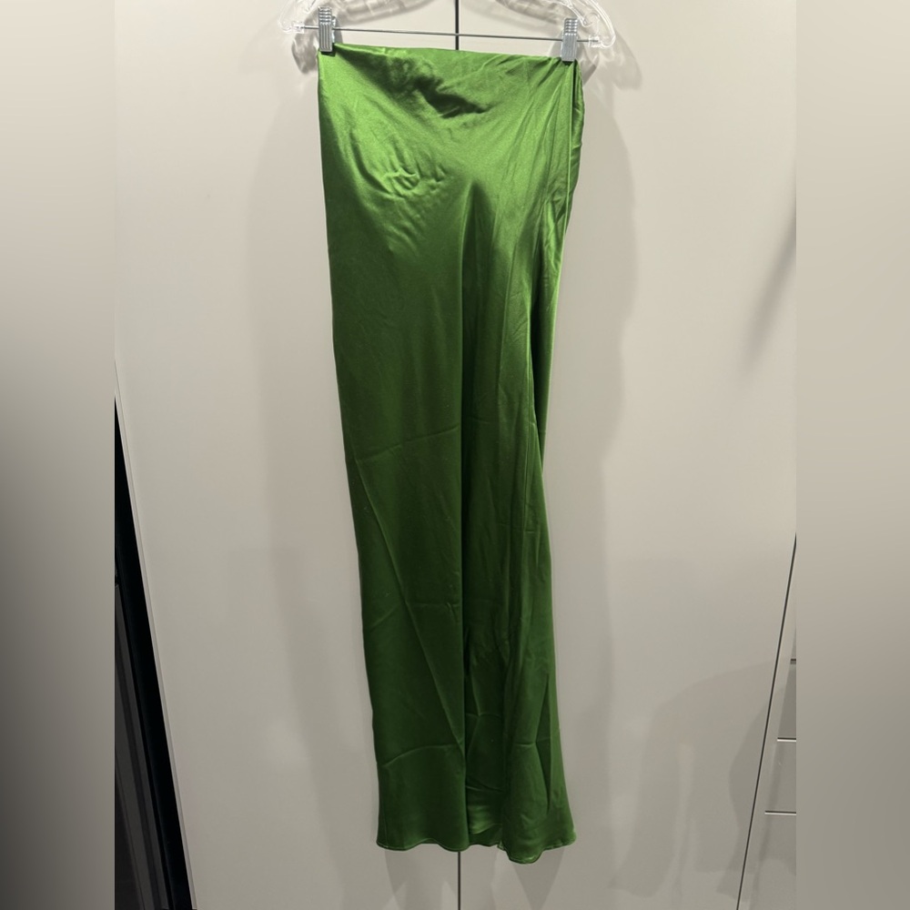 Reformation - Joanne Silk Dress
color Palm Green
Size 10
 New with Tags
